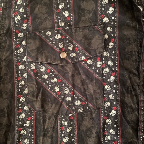 Unique Skull Snap Shirt - Picture 4 of 14
